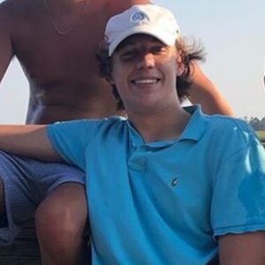 Meet your Posher, Derek